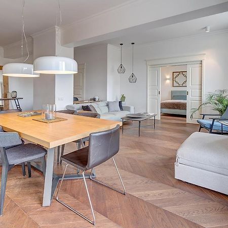 Vilnius Apartments & Suites - Gedimino Avenue ภายนอก รูปภาพ