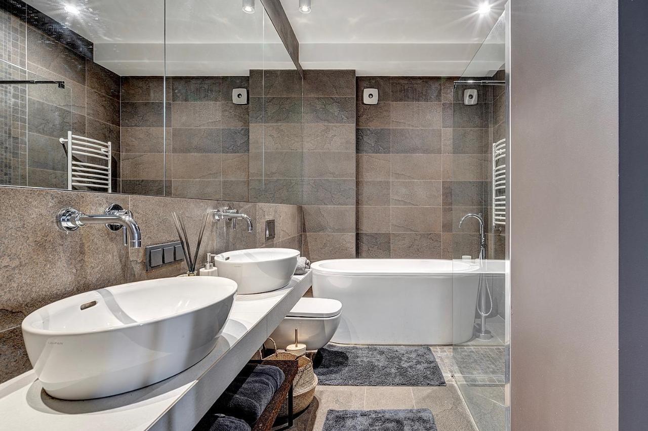 Vilnius Apartments & Suites - Gedimino Avenue ภายนอก รูปภาพ